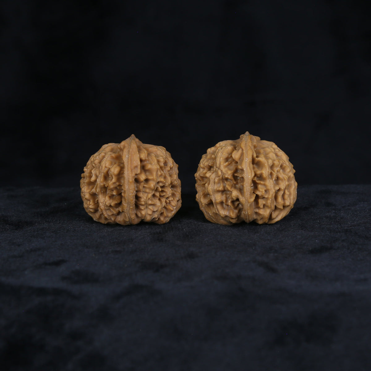 The Amber-Crest Spheres | “Xing-Tai-Yuan-Bao” Walnut Set 4822