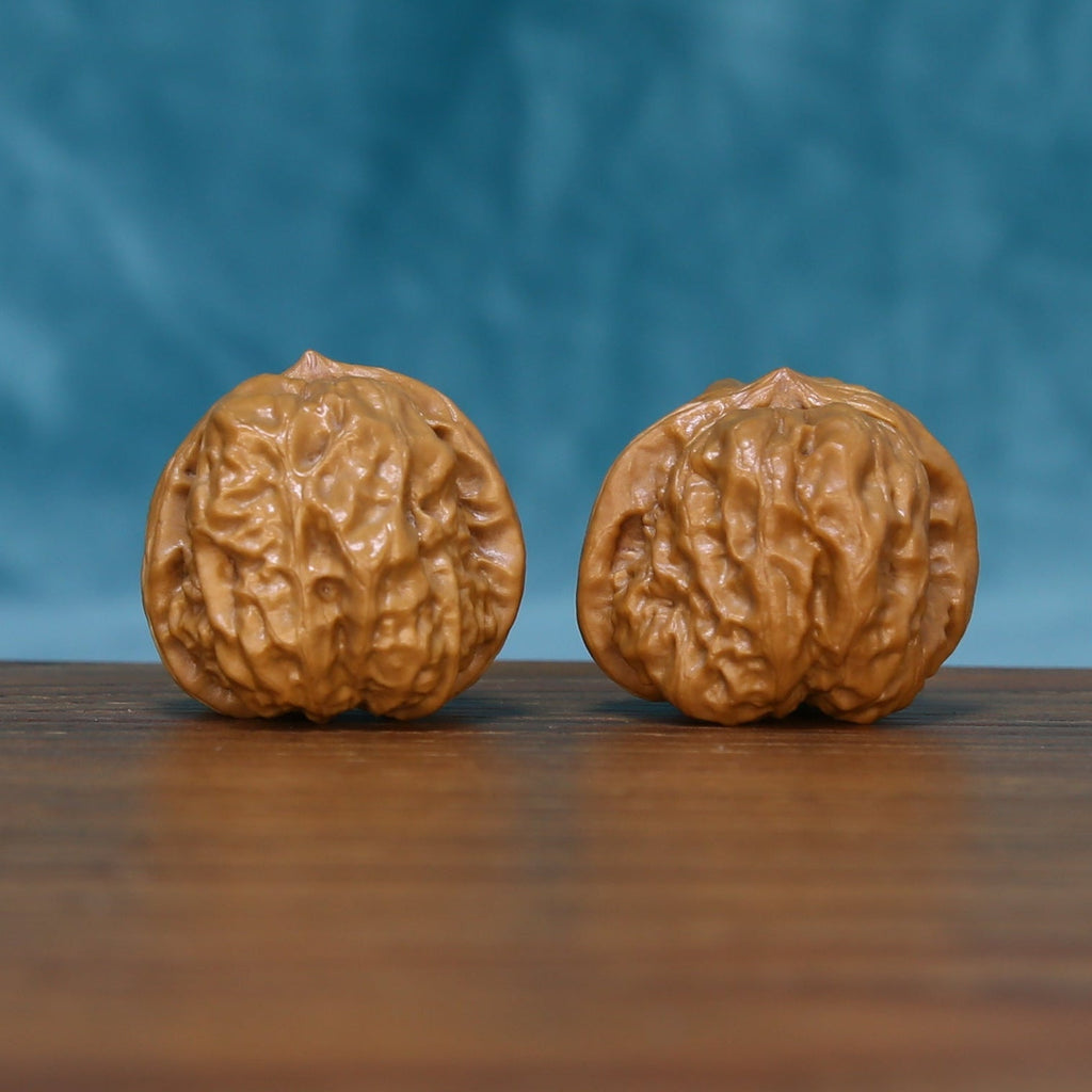 Carved Wenwan Walnut L07 – Two Pieces Front Display, Natural Relief Pattern