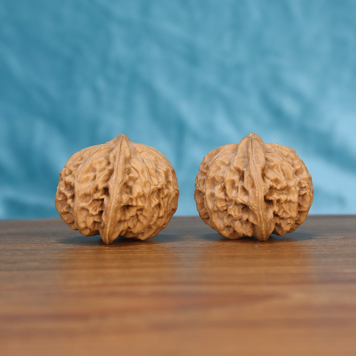 Single Gong-Deng wenwan walnut close-up showing intricate natural ridge pattern – Imperial Pavilion