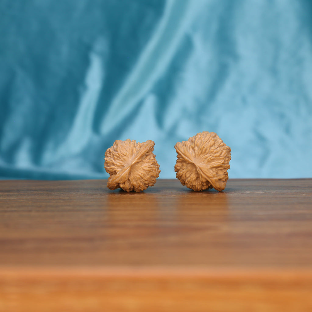 Mo-Pan walnut spheres – concentrated sensory massage for focus and cognitive tension relief