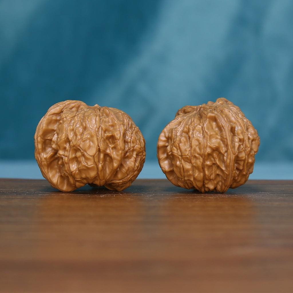 Reverse side of the 6133 Starburst Crown wenwan walnut pair

