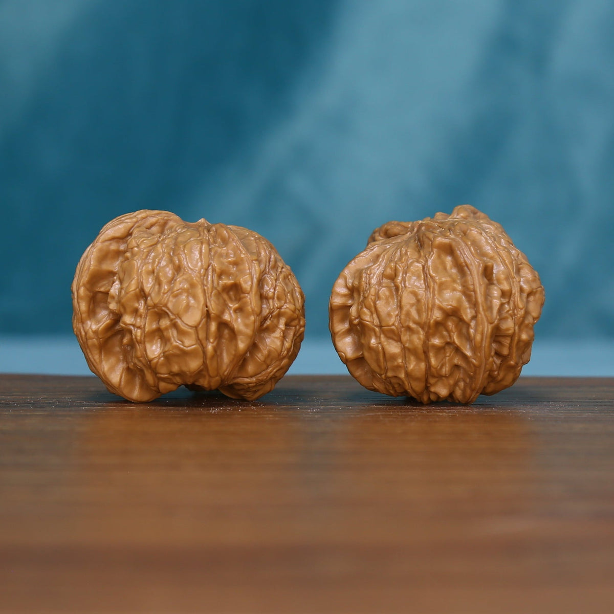 Reverse side of the 6133 Starburst Crown wenwan walnut pair
