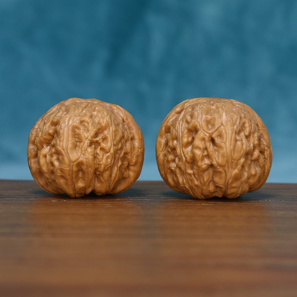 Carved Wenwan Walnut L10 – Two Pieces Front Display, Natural Relief Pattern