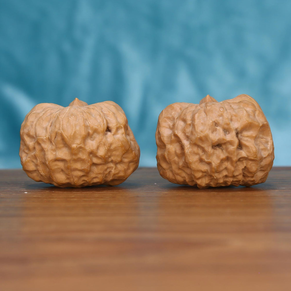 The Majestic Meridian | Yi-Dao-Jin Wenwan Walnuts 7571