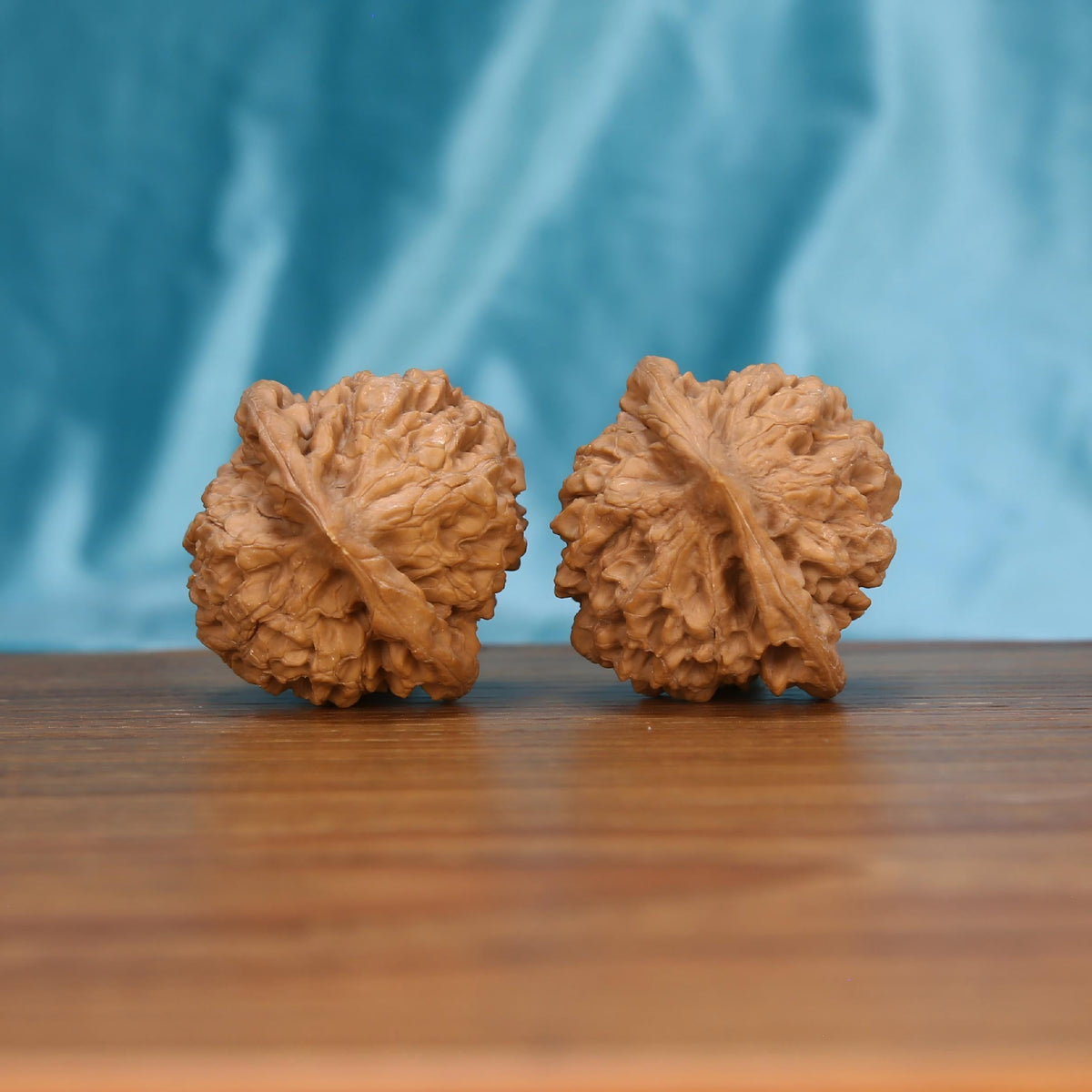 W7567 Qi-Lin-Wen walnut spheres – crisp stone-collision acoustic feedback and Zen grounding ritual
